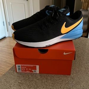 New with Box Men’s Nike Air Zoom Structure 22, Size 12